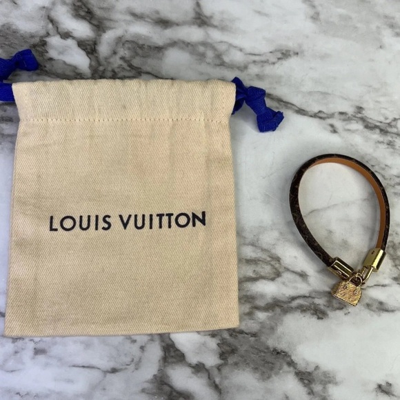 Gorgeous Louis Vuitton Luxury Bracelet Size 17 - Picture 2 of 9